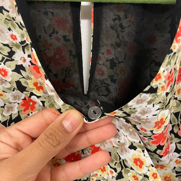 Designer empire waist floral dress. Perfect for spring & summer! - Picture 4 of 6